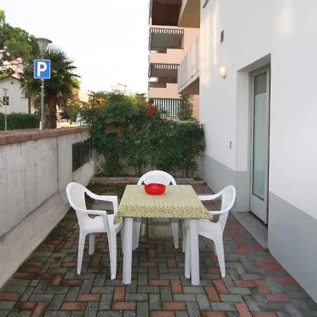 アパート Apartments In Lignano Sabbiadoro 42765