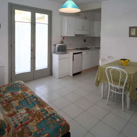 アパート Apartments In Lignano Sabbiadoro 42765 リニャーノ・サッビアドーロ